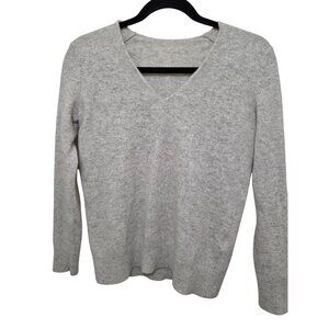 Aritzia The Group Babaton Women's V-Neck Soft Gray Sweater Long Sleeve 100% Cash